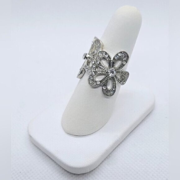 SILVER TONE BEAUTIFUL FLOWER RING WITH RHINESTONES FASHION RING - Picture 4 of 8